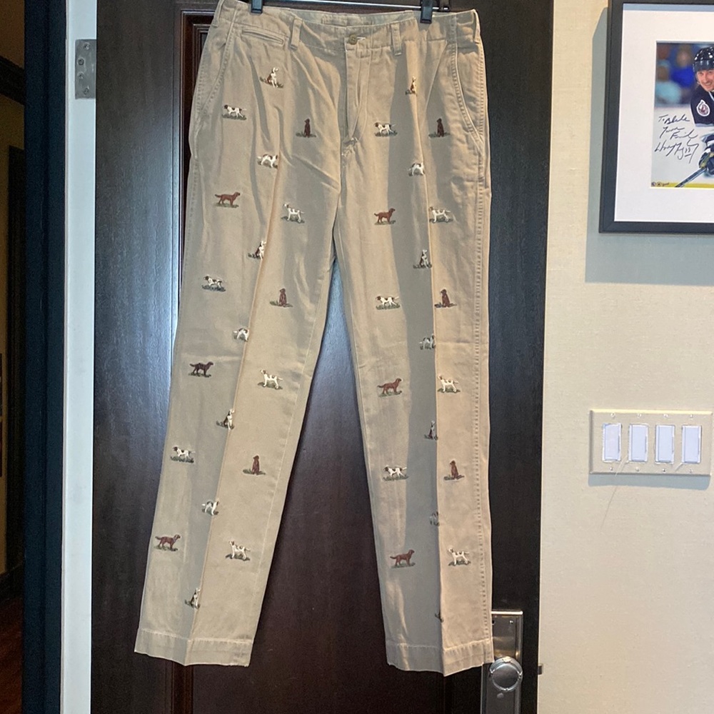 Men’s khaki pants